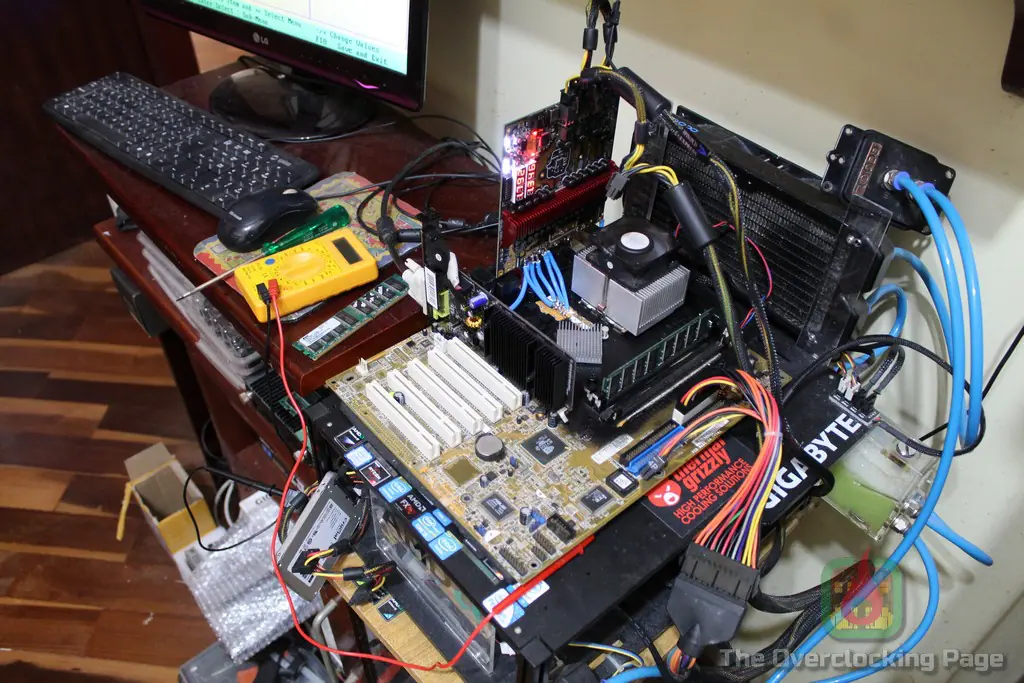 ASUS A7N8X-X + Athlon XP: Introdução e primeiros passos – Parte I 19