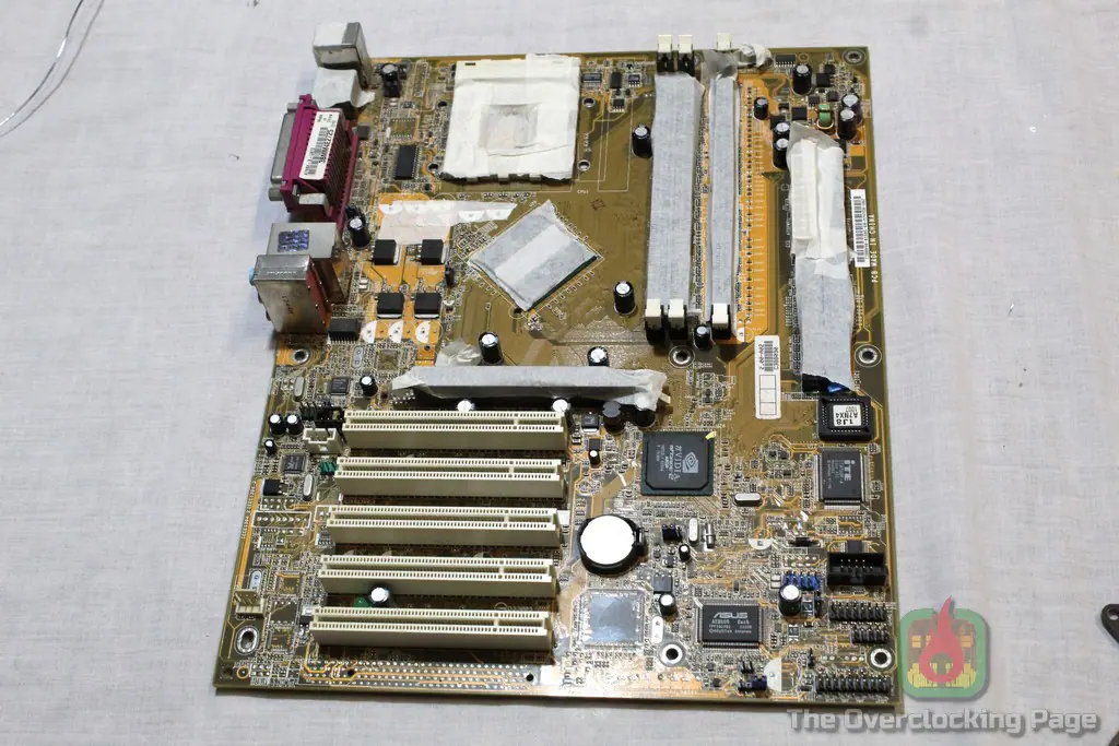 ASUS A7N8X-X + Athlon XP: Introdução e primeiros passos – Parte I 10