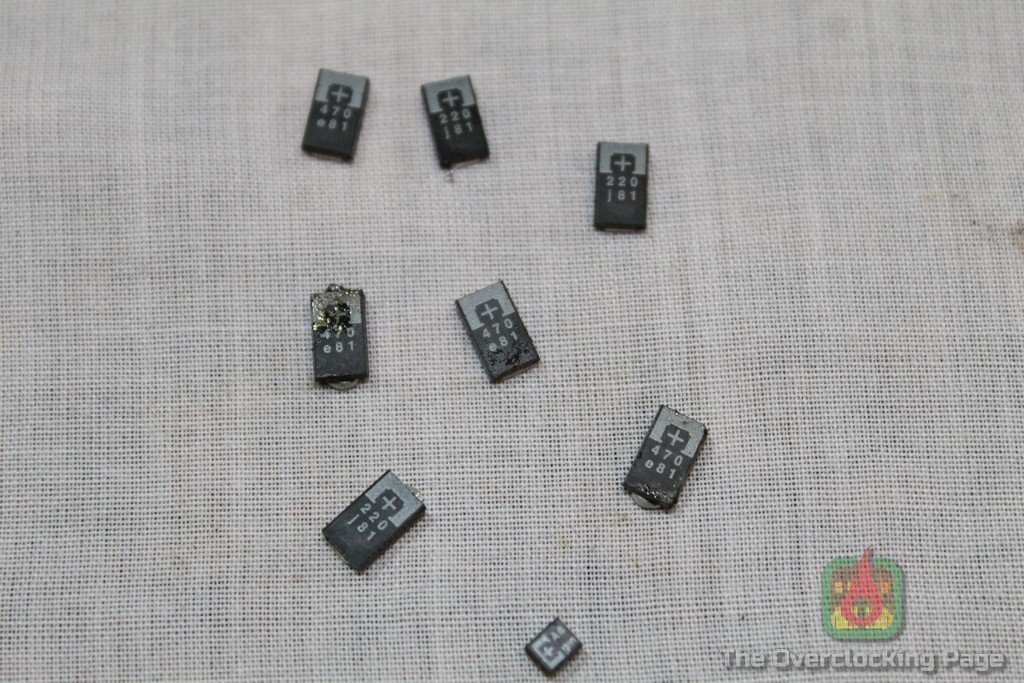 ASUS A7N8X-X + Athlon XP: Modificações e primeiros resultados – Parte II 2 capacitores