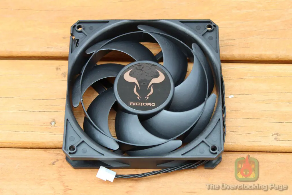riotoro bifrost 240 fan 1