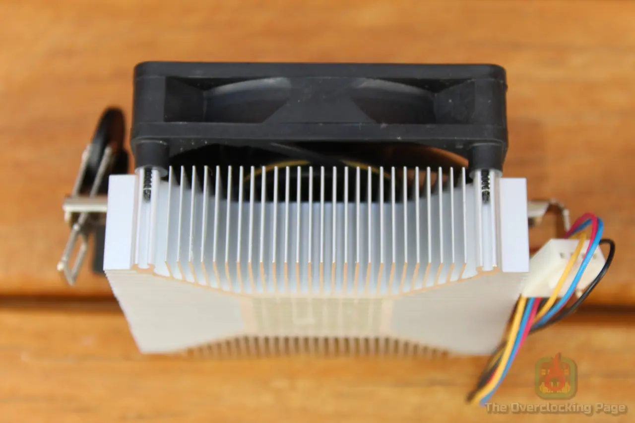 Athlon 3000G - Apresentação, testes e overclock 7 athlon 3000g cooler 2