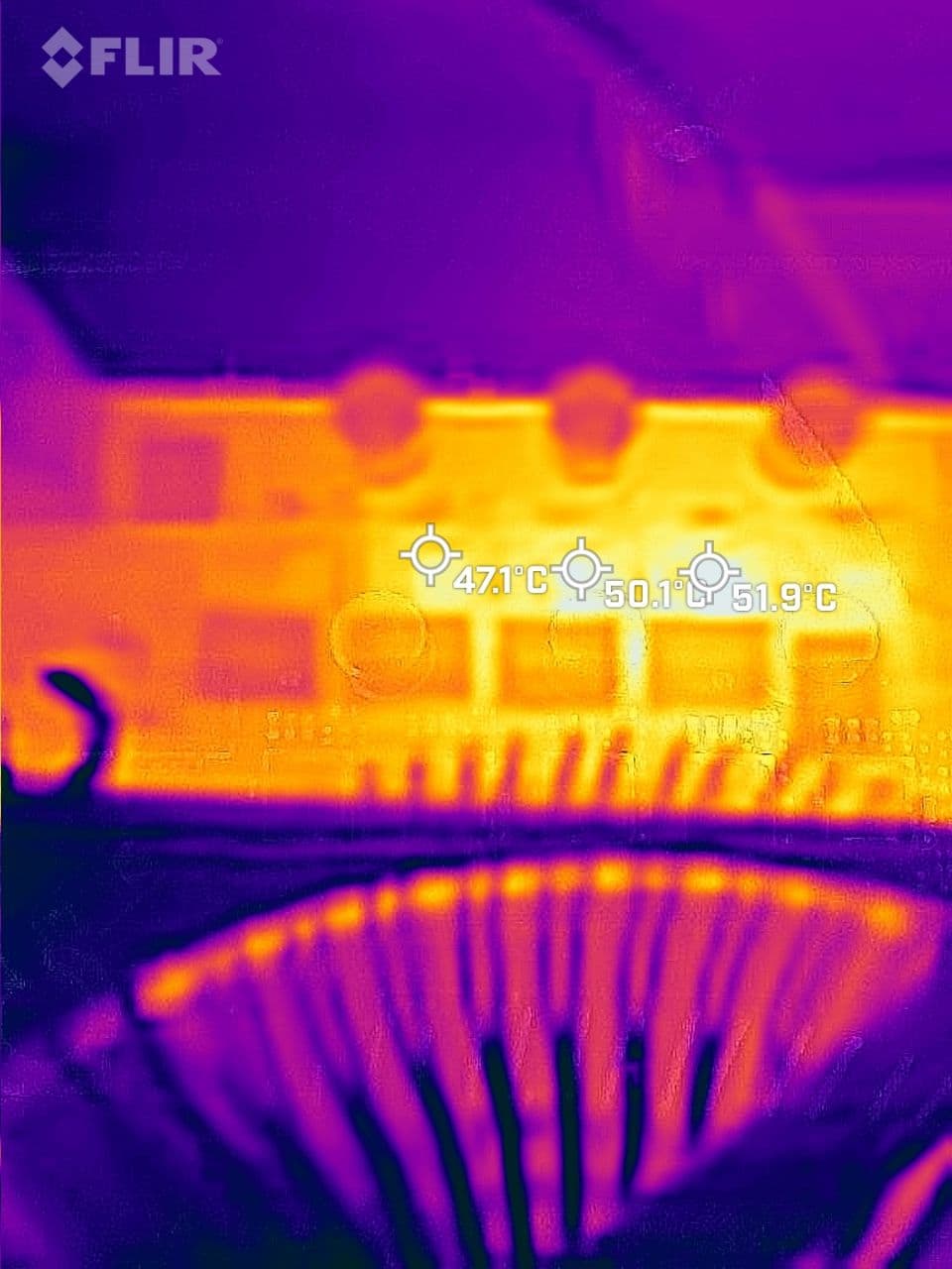 AMD 4700S - Como se sai o PC com processador de PS5? Teste e review! 46 4700s flir vrm