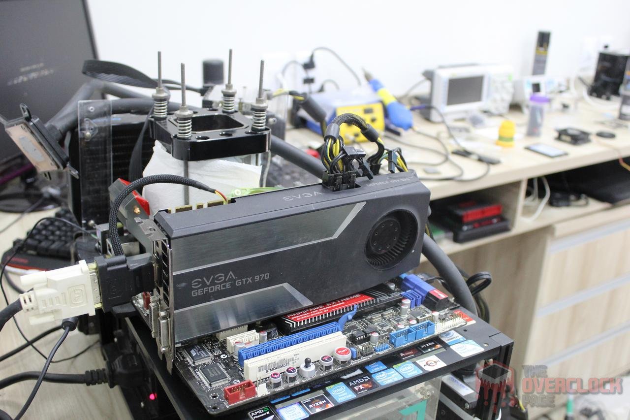 Overclock extremo no E8400 - O lendário socket 775 - Parte III 6 rex bancada 3