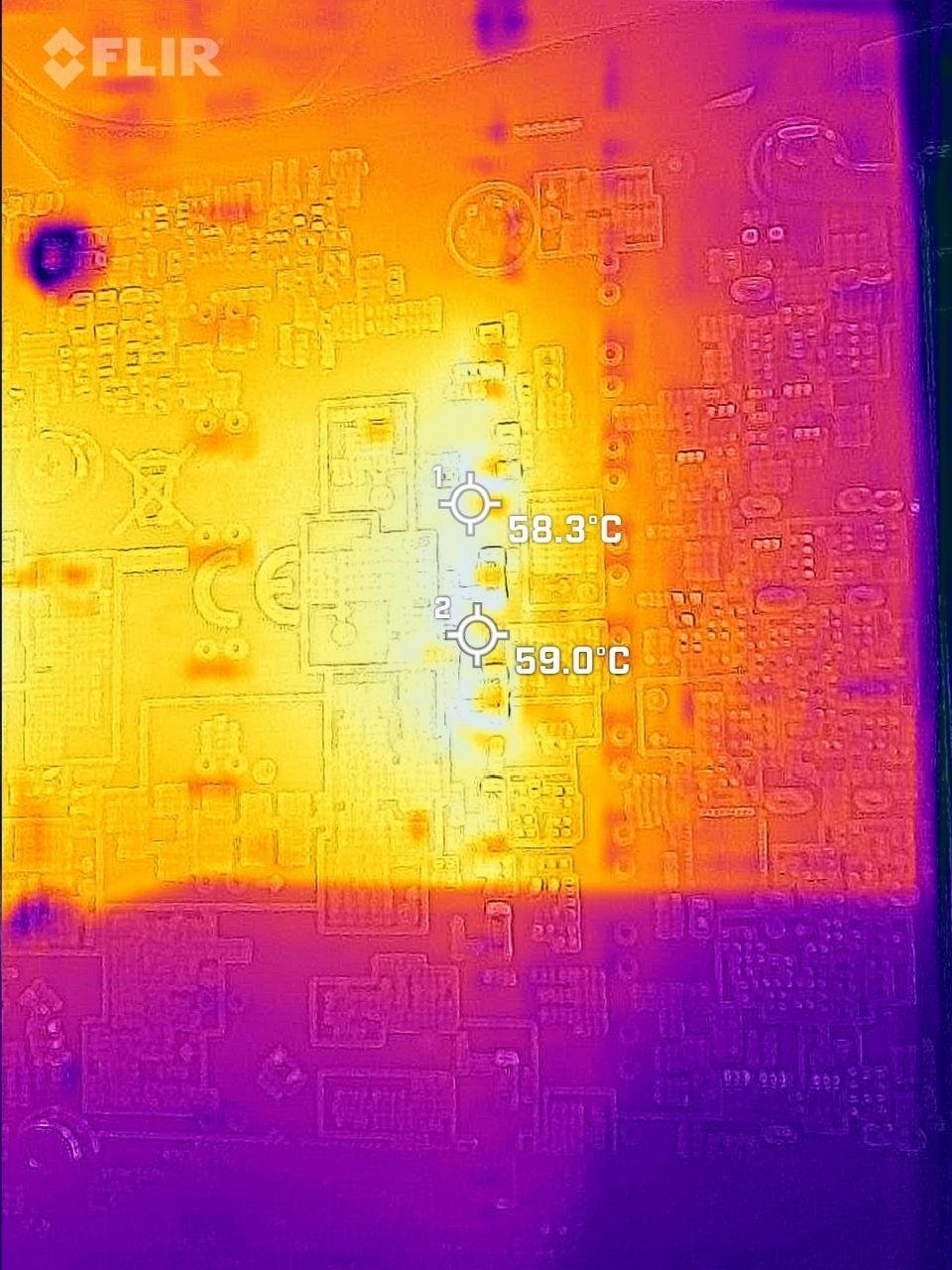 GIGABYTE RTX 3050 Gaming OC - Testamos uma das poucas versões triple-fan disponíveis para esse modelo! 21 rtx3050 flir vrm oc 1