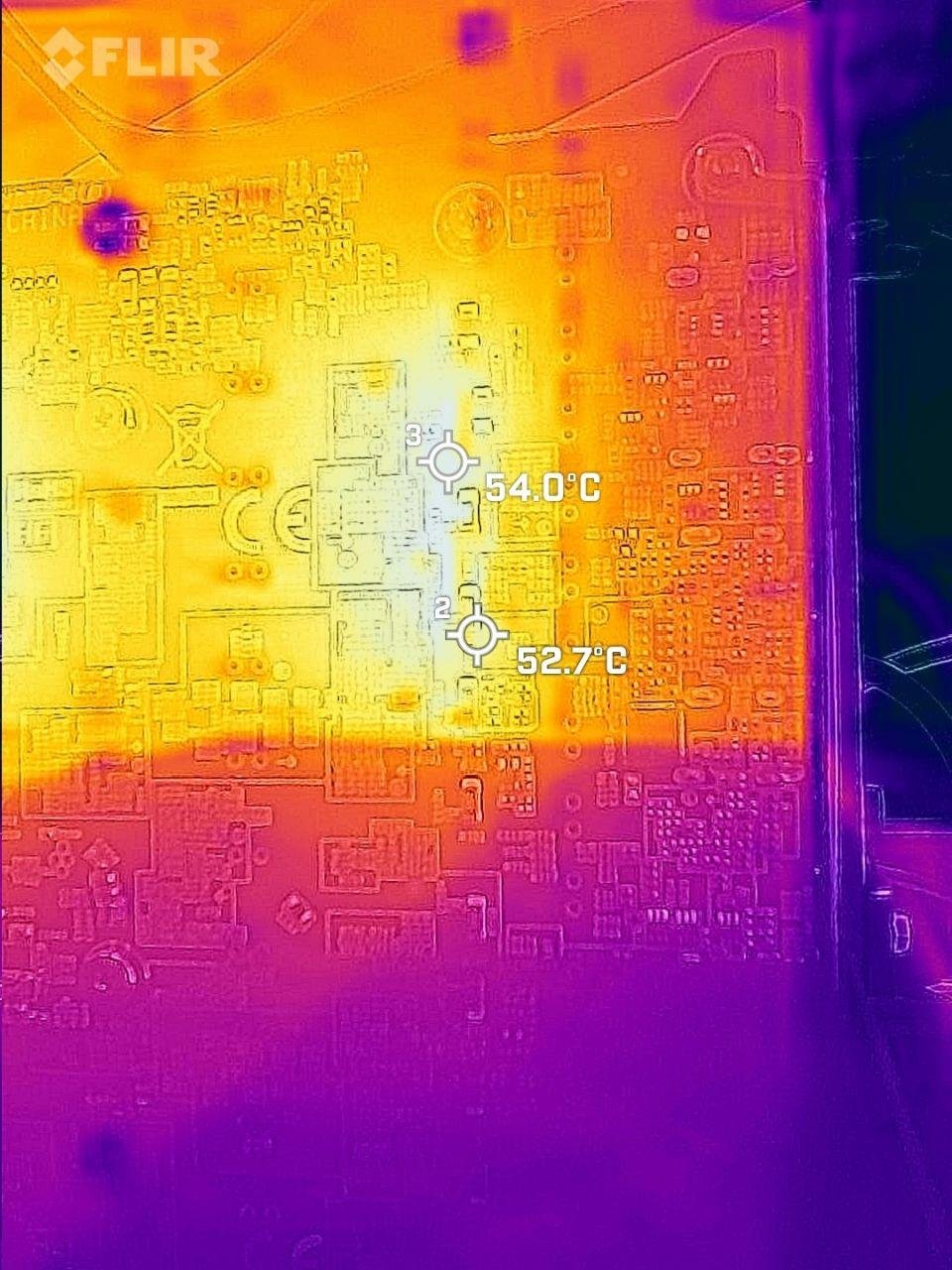 GIGABYTE RTX 3050 Gaming OC - Testamos uma das poucas versões triple-fan disponíveis para esse modelo! 20 rtx3050 flir vrm stock 1