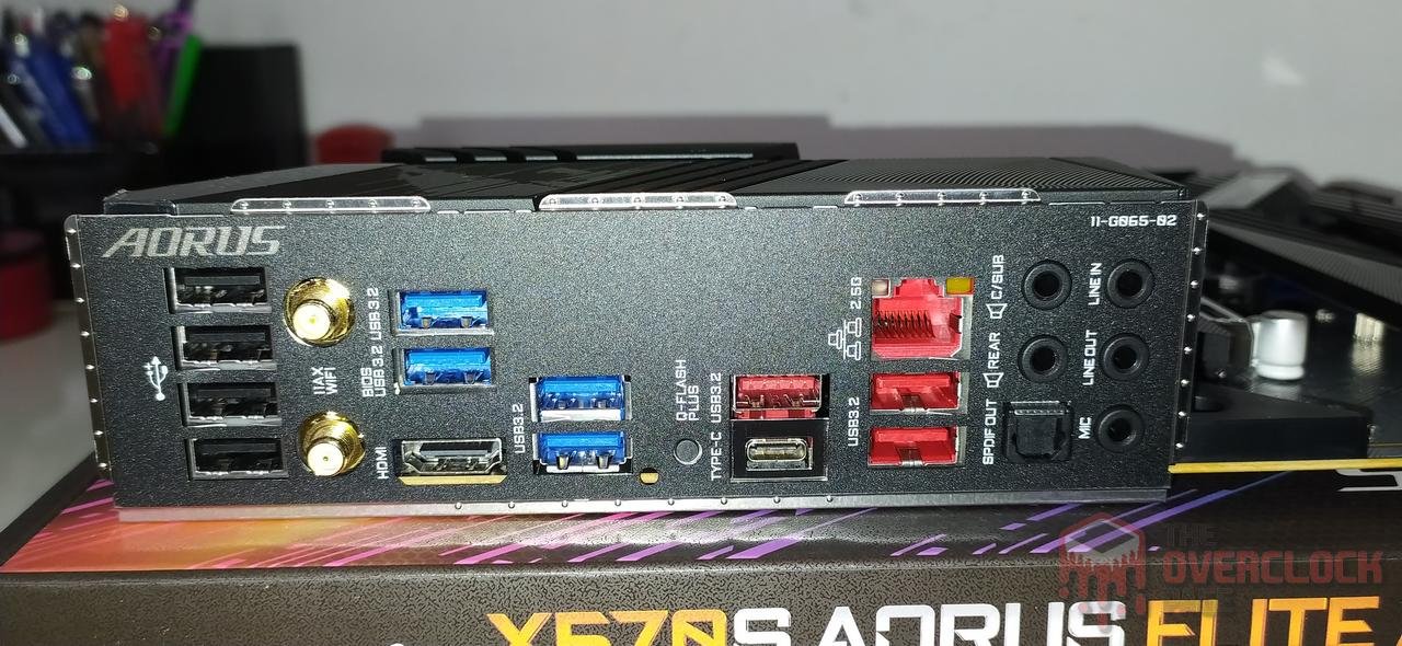 gigabyte x570s aorus elite ax espelho traseiro