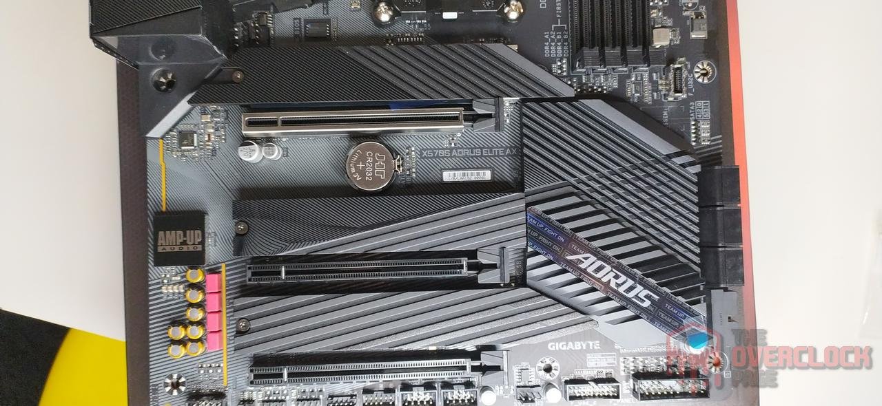 gigabyte x570s aorus elite ax slots m.2