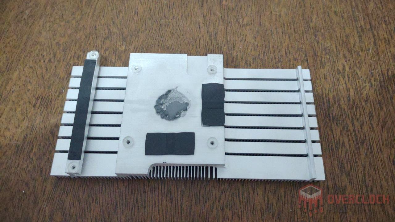 Nova revisão da RX 6600M - Uma aula sobre como transformar um sucesso em fracasso! 8 6600m rev2 dissipador 1