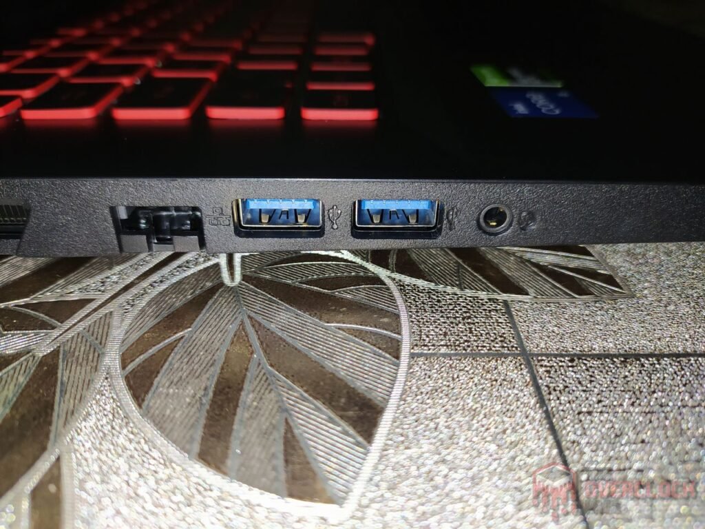 Review - Notebook Acer Nitro 5 AN517-54-59KR - Parte 1! 26 Acer Nitro 5 AN517 54 59KR Entradas USBs