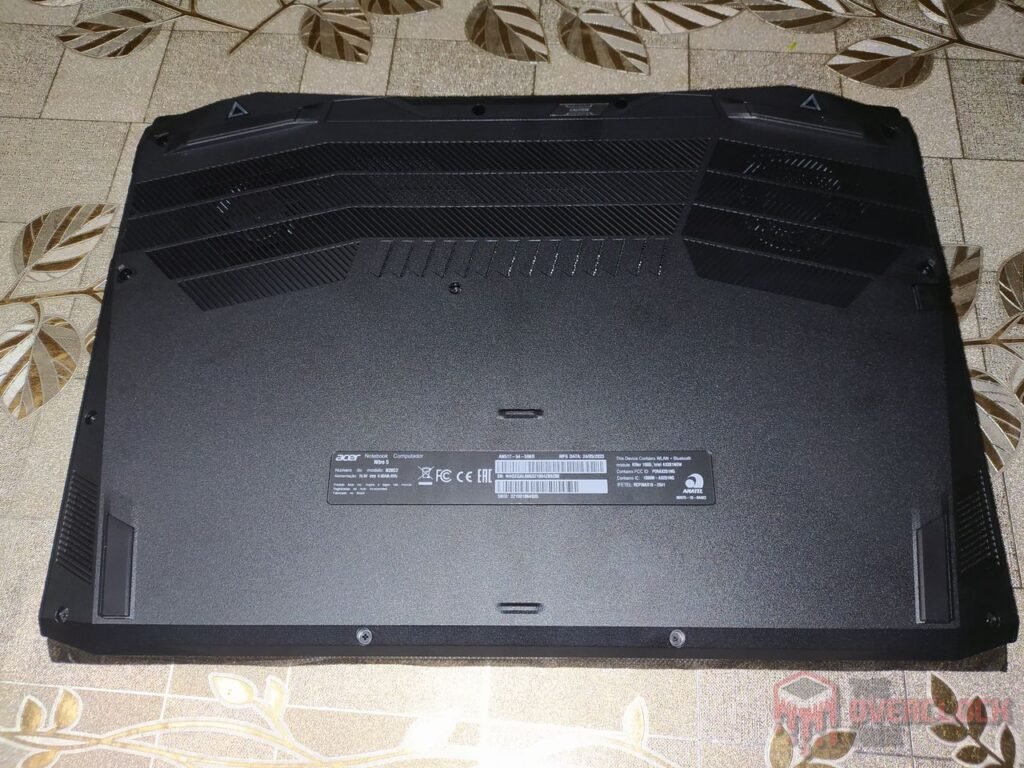 Review - Notebook Acer Nitro 5 AN517-54-59KR - Parte 1! 19 Acer Nitro 5 AN517 54 59KR Notebook parte traseira