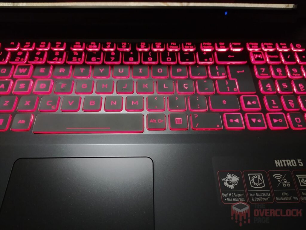 Review - Notebook Acer Nitro 5 AN517-54-59KR - Parte 1! 21 Acer Nitro 5 AN517 54 59KR teclado iluminado 1