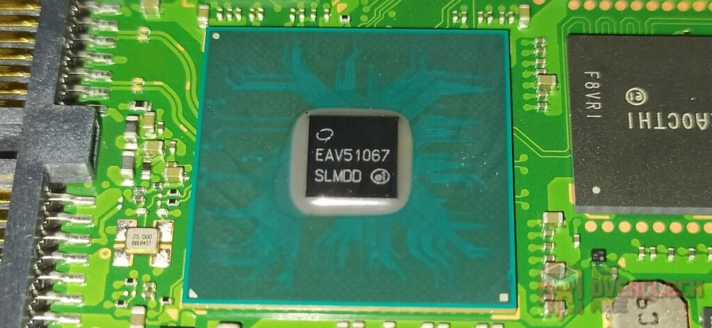 Review - Intel D3-S4510 3.84TB - Como um SSD de Datacenter se sai em uso cotidiano! 12 SSD Intel D3 S4510 3.84TB Controlador