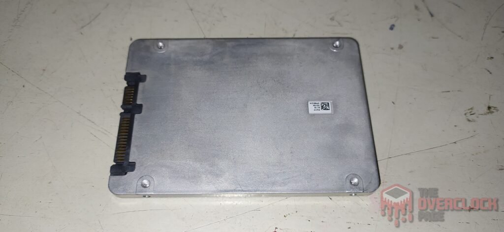 Review - Intel D3-S4510 3.84TB - Como um SSD de Datacenter se sai em uso cotidiano! 7 SSD Intel D3 S4510 3.84TB SSD Traseiro