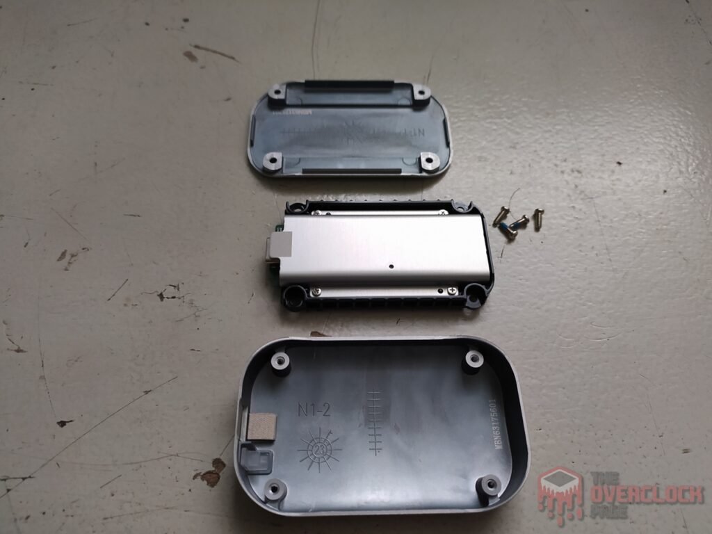 SSD SK Hynix Bettle X31 1TB Removendo tampa inferior