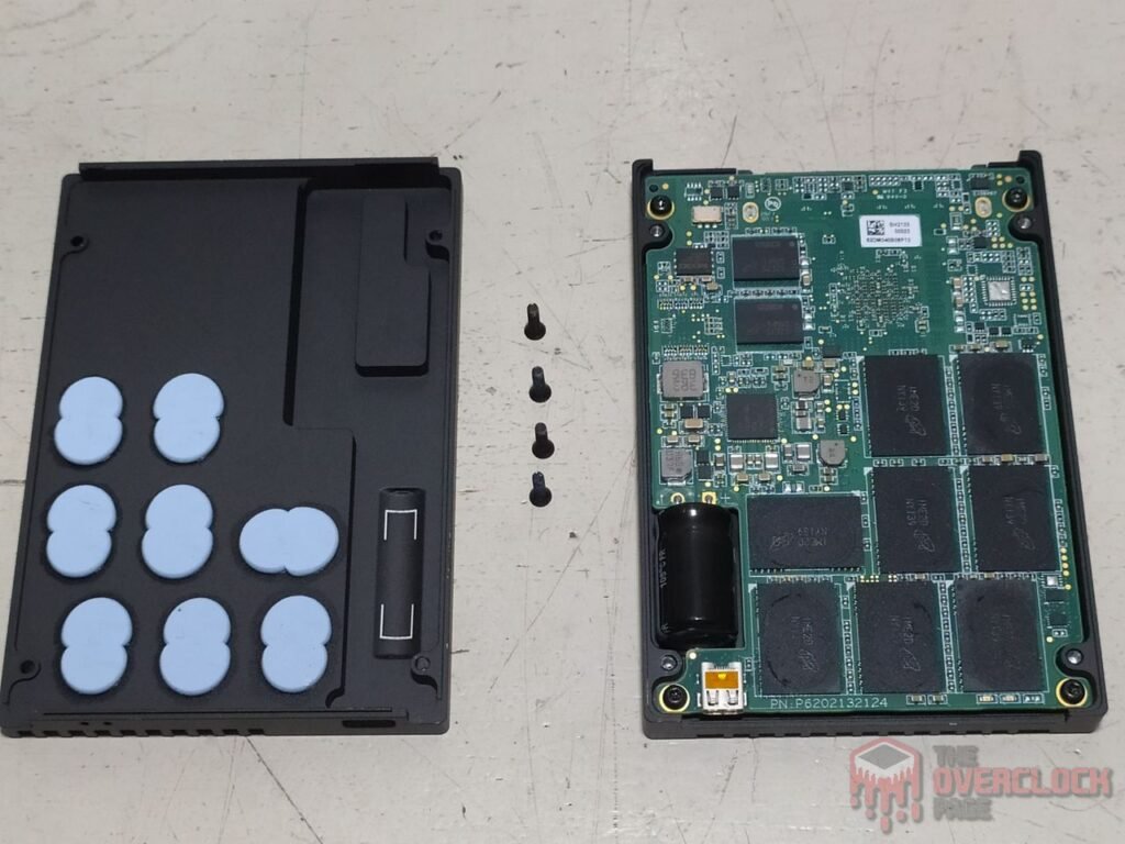 Review - SSD Memblaze PBlaze6 6530 3.84TB - Outro excelente SSD com preço agressivo! 13 SSD Memblaze PBlaze6 6530 3.84TB desmontando 1