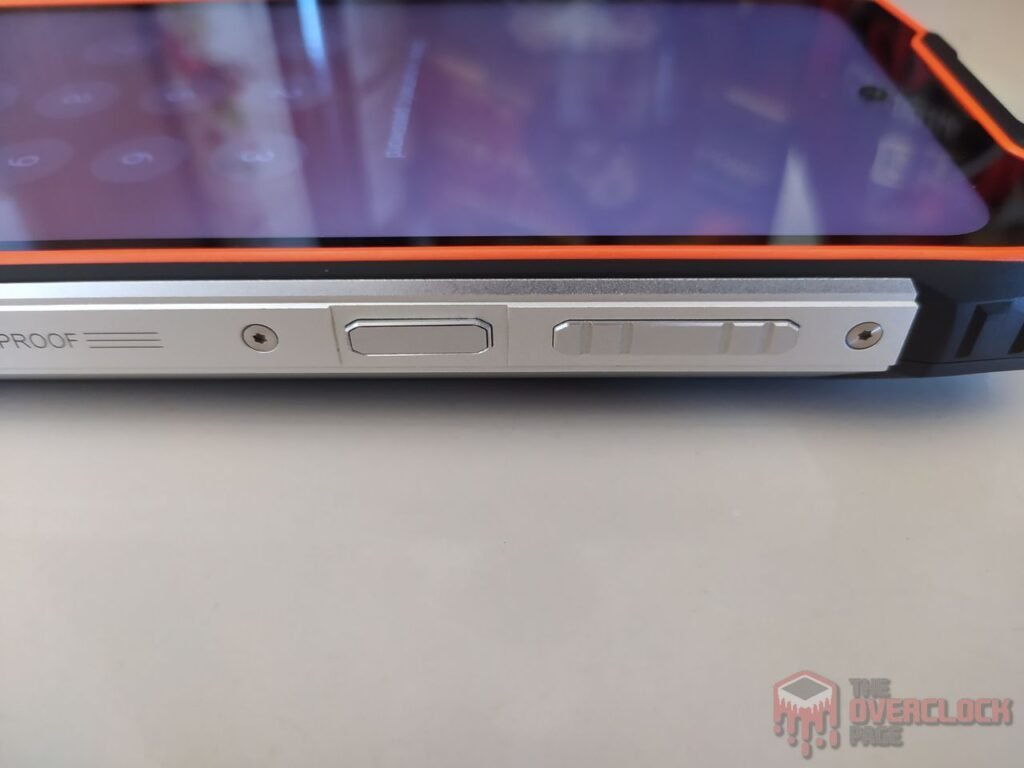 Review - Smartphone Blackview BV9300 Pro - O novo telefone quase indestrutível sucessor do BV8900! 15 Blackview BV9300 Pro Lado direito