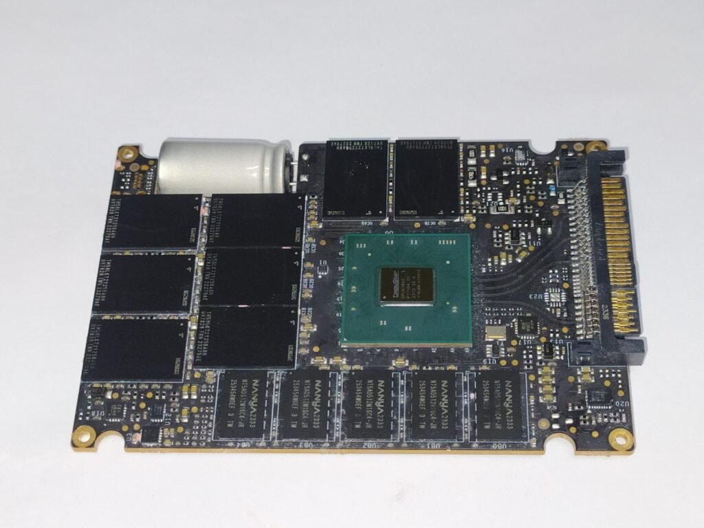 SSD Dapustor Roalsen R5100 7.68TB PCB Frontal