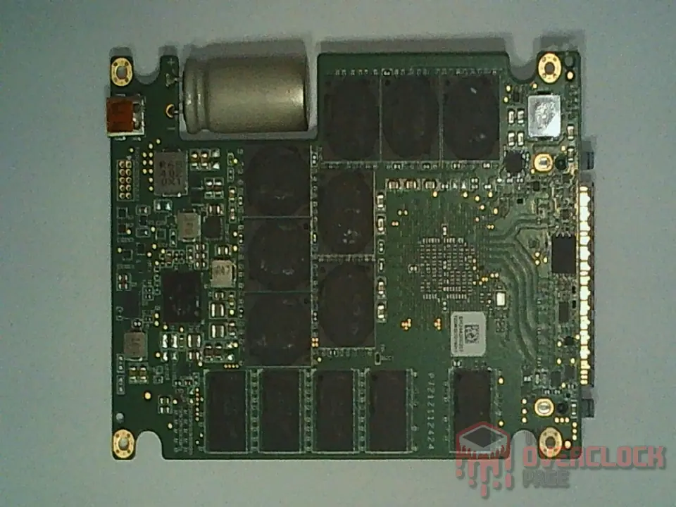 Memblaze PBlaze7 7940 30.72TB PCB Traseiro
